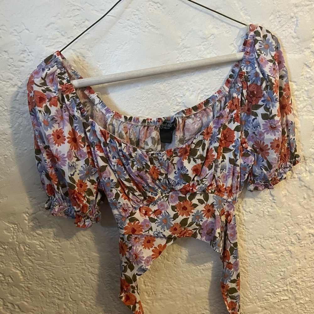 Just Polly Women’s Cropped Tie around Blouse